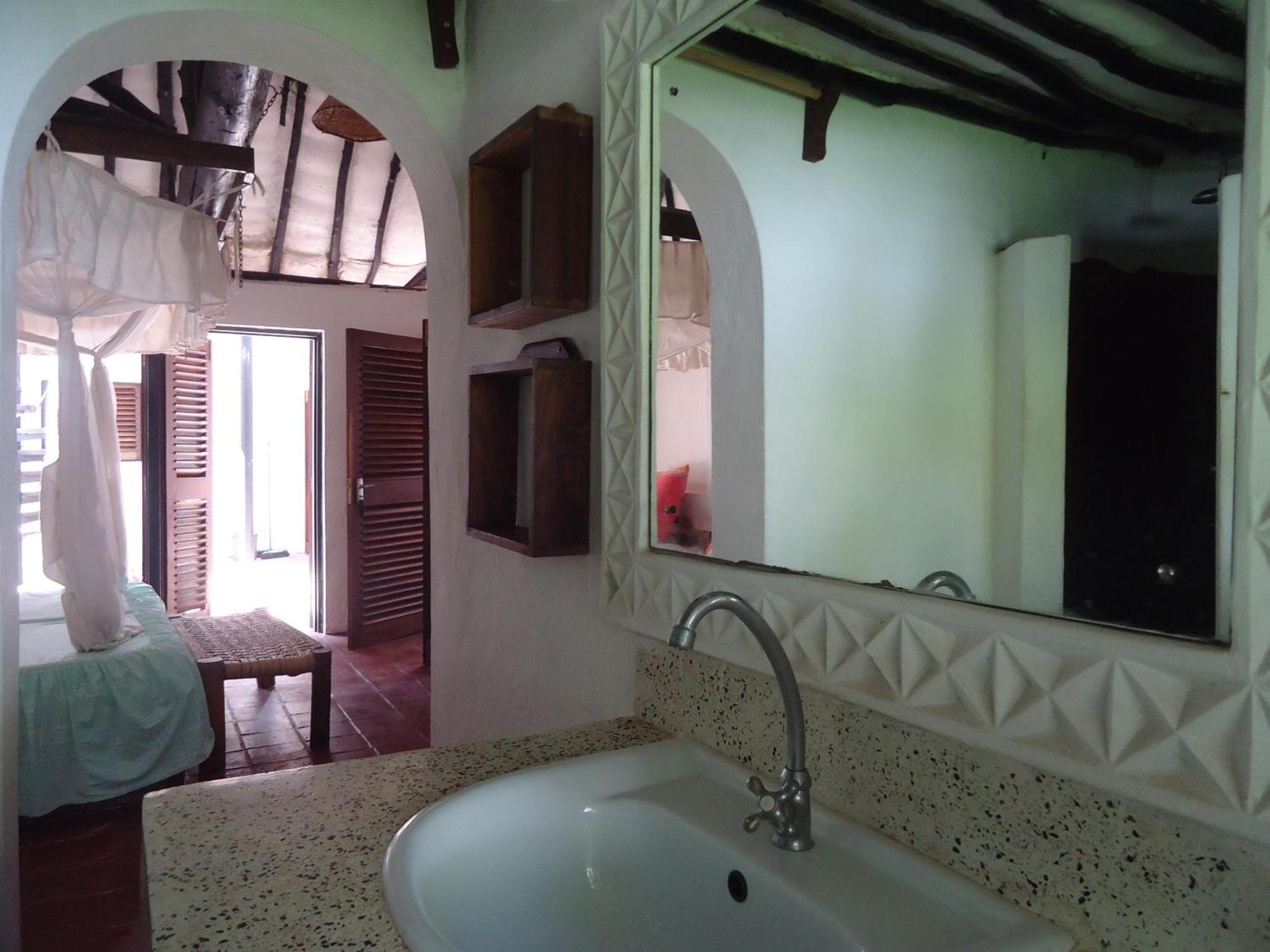 Kusini Beach Cottages Diani Beach Zimmer foto