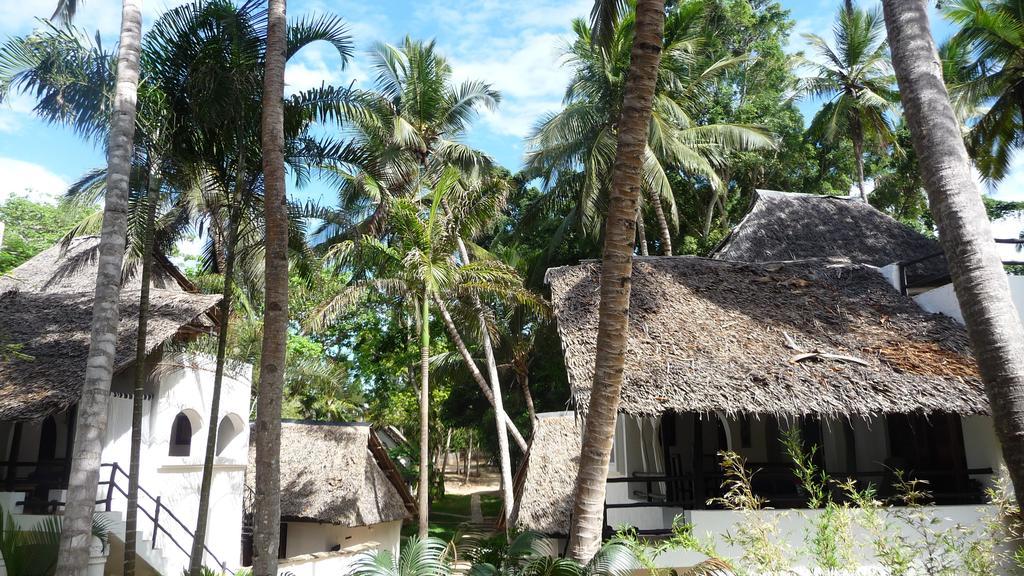 Kusini Beach Cottages Diani Beach Zimmer foto