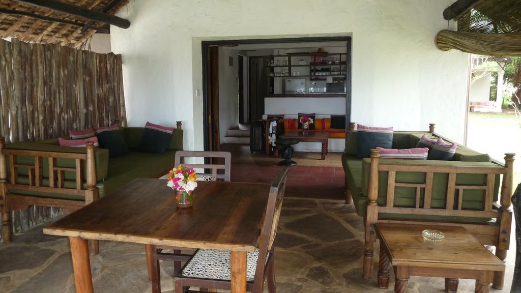 Kusini Beach Cottages Diani Beach Exterior foto